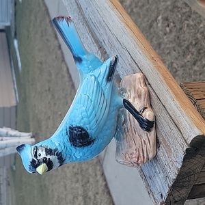 Vintage Blue Jay On A Log Planter. Measures 6.5" by 7". Small Chip on Tail.